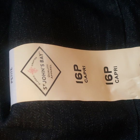 St. John's Bay Secretly Slender Mid Rise Capris size 16P New with tags! - Picture 6 of 6